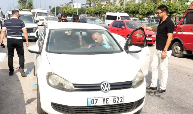 Direksiyon başında ölü bulundu