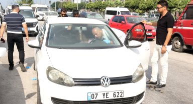 Direksiyon başında ölü bulundu