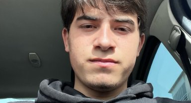 Hafif ticari araçla çarpışan motosikletli öldü