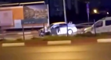 Kaldırımda yürürken otomobilin çarptığı baba ve oğlu öldü