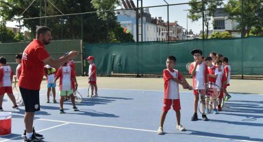 Kepez'de çocuklar sporla gelişiyor