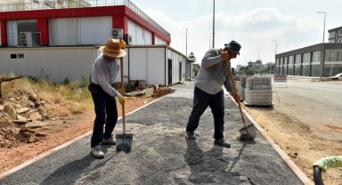 Kepez'den Aydoğmuş Mahallesi'nde kaldırım çalışması