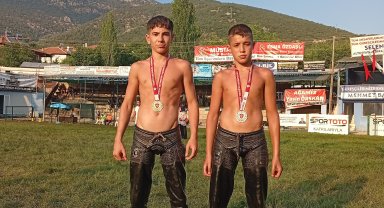 Manavgat Belediyesi Güreş Kulübü'nden çifte başarı