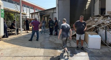 Mobilya fabrikasında yangın: 2 yaralı