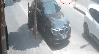 Motosikletle bisikletin çarpıştığı kaza kamerada