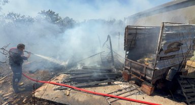 Portakal bahçesinde çıkan yangın büyümeden söndürüldü