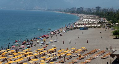 'Güneş ışınlarının prizma etkisi ciltte renk değişimine yol açıyor'