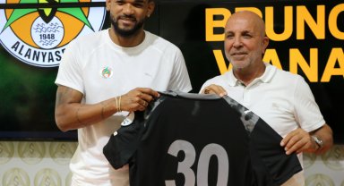 Alanyaspor'da 4 imza birden