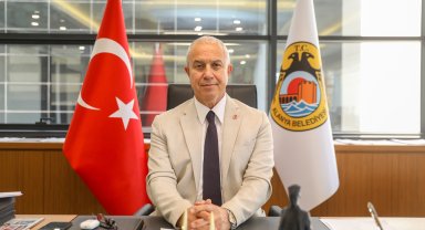 Başkan Özçelik Zafer Bayramı'nı kutladı