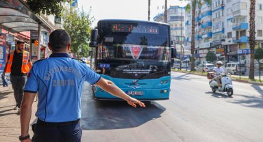 Büyükşehir'in toplu ulaşım araçlarındaki sıkı denetimler devam ediyor
