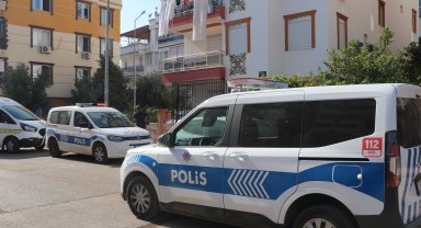 Cezaevinden çıktı, bıçakla eski sevgilisinin evini bastı: 2 yaralı