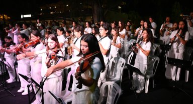 Kemer'de can dostlar için ikinci konser