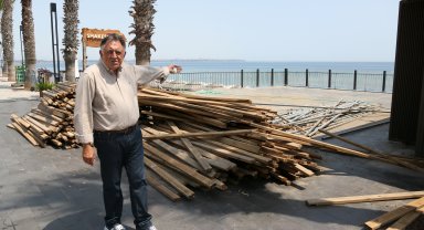 Konyaaltı sahilinde 'gölgelik' krizi