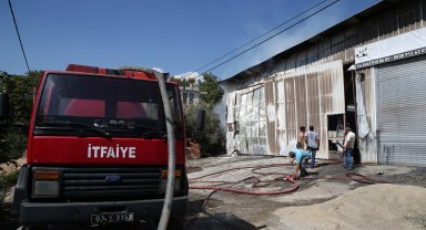 Mobilya atölyesi yangında hasar gördü