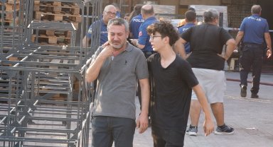 Otel ekipmanlarının bulunduğu depoda çıkan yangın, 2 saatte söndürüldü