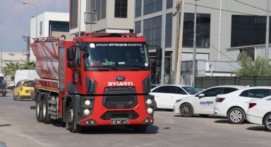 Otel ekipmanlarının satıldığı iş yerinin deposunda yangın paniği