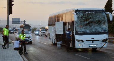 Otobüs midibüse çarptı: 5 yaralı