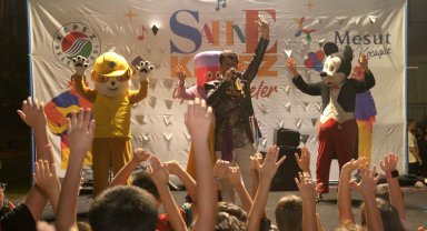 Sahne Kepez Ulus Mahallesi'ne renk kattı