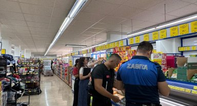 Zabıtadan marketlerde denetim