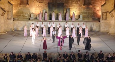 'Zorba' ayakta alkışlandı