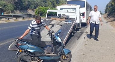 Alanya'da motosiklet midibüse çarptı: 1 yaralı