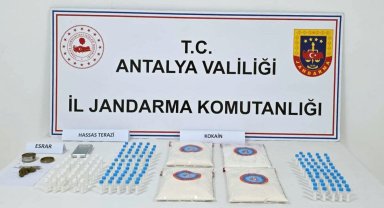 Antalya'da 4 kilo 830 gram kokain ele geçirildi