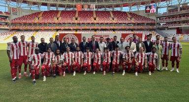 Antalyaspor, 2025-2026 sezonu oyuncularını tanıttı