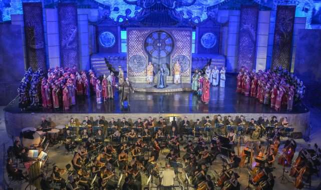 Aspendos Festivali'ne görkemli açılış