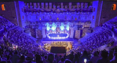 Aspendos'ta 'Kuğu Gölü' gecesi