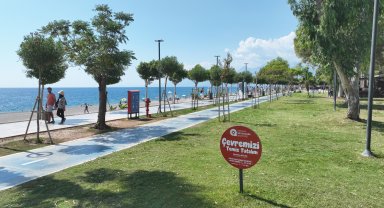 Büyükşehir'den Konyaaltı Sahili'nde temizlik seferberliği