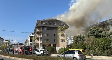 Çatı katındaki yangın büyümeden söndürüldü