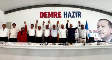 Demre'de iki isim AK Parti'ye katıldı