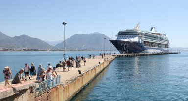 İngiliz turistler kruvaziyerle geldi