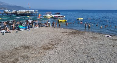 Kemer'deki halk plajına denetim