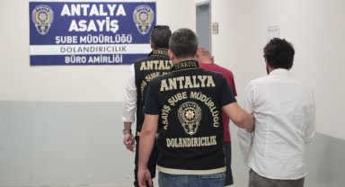 Kuyumcuya sahte altın satıp dolandıran 2 kişi yakalandı