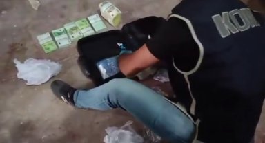 Manavgat Belediyesi'ne yönelik rüşvet soruşturmasında külçe altın, avro ve dolarlar depoda bulundu