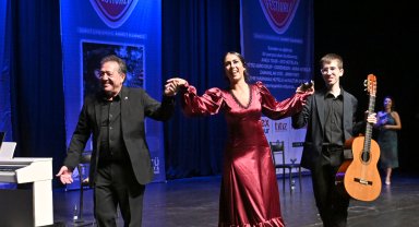 Muratpaşa'da gitarın büyüsü 14'üncü kez sahneye taşındı