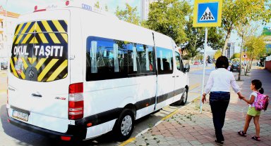 Okul servislerine yüzde 25 zam; son kararı meclis verecek