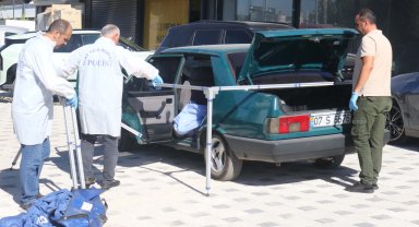 Park halindeki aracın arka koltuğunda ölü bulundu