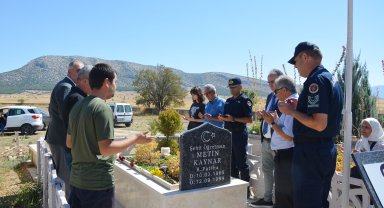 Şehit öğretmen dualarla anıldı