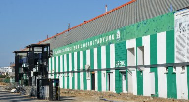 Serik Stadyumu'nda tadilat çalışması durdu