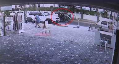 Silahlı saldırıda 1'i turist, 3 kişi yaralandı