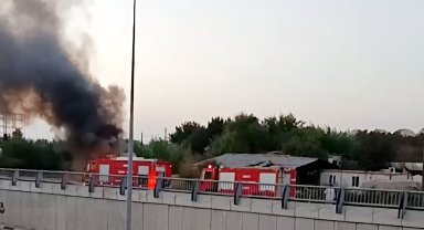 Tur minibüsü yandı