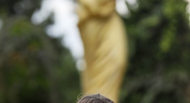 10 yaşındaki Defne, ilk sinema filmiyle Altın Portakal'da