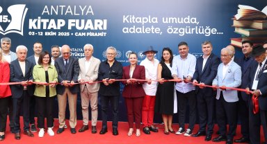 15. Antalya Kitap Fuarı kapılarını açtı