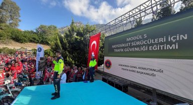 'Cumhuriyet Yolunda Kaskımla Güvenli Sürüş' etkinliği