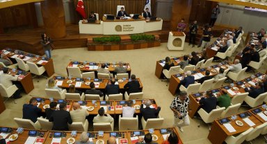 'Madem oy kullanmıyorsunuz biz de kullanmıyoruz' diyerek salonu terk ettiler