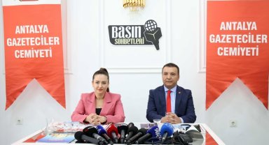 ABB Başkan Vekili Özdemir: Muhittin başkan günden güne kilo veriyor, bağışıklığı düşüyor