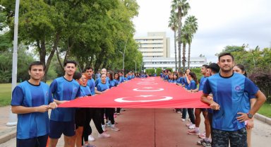 Akdeniz Üniversitesi'nde Cumhuriyet koşusu