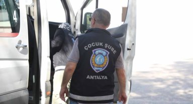 Antalya'da okul çevreleri ile servis araçları denetimi